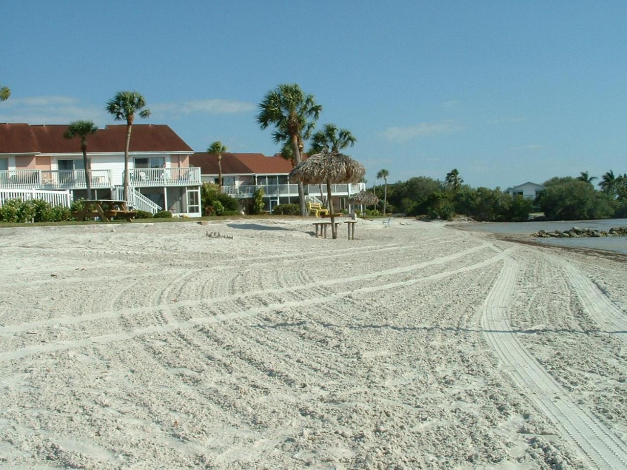 Affordable Two Bedroom Tropical Condo - Private Beach, Pools, Hot Tub St. Petersburg Esterno foto