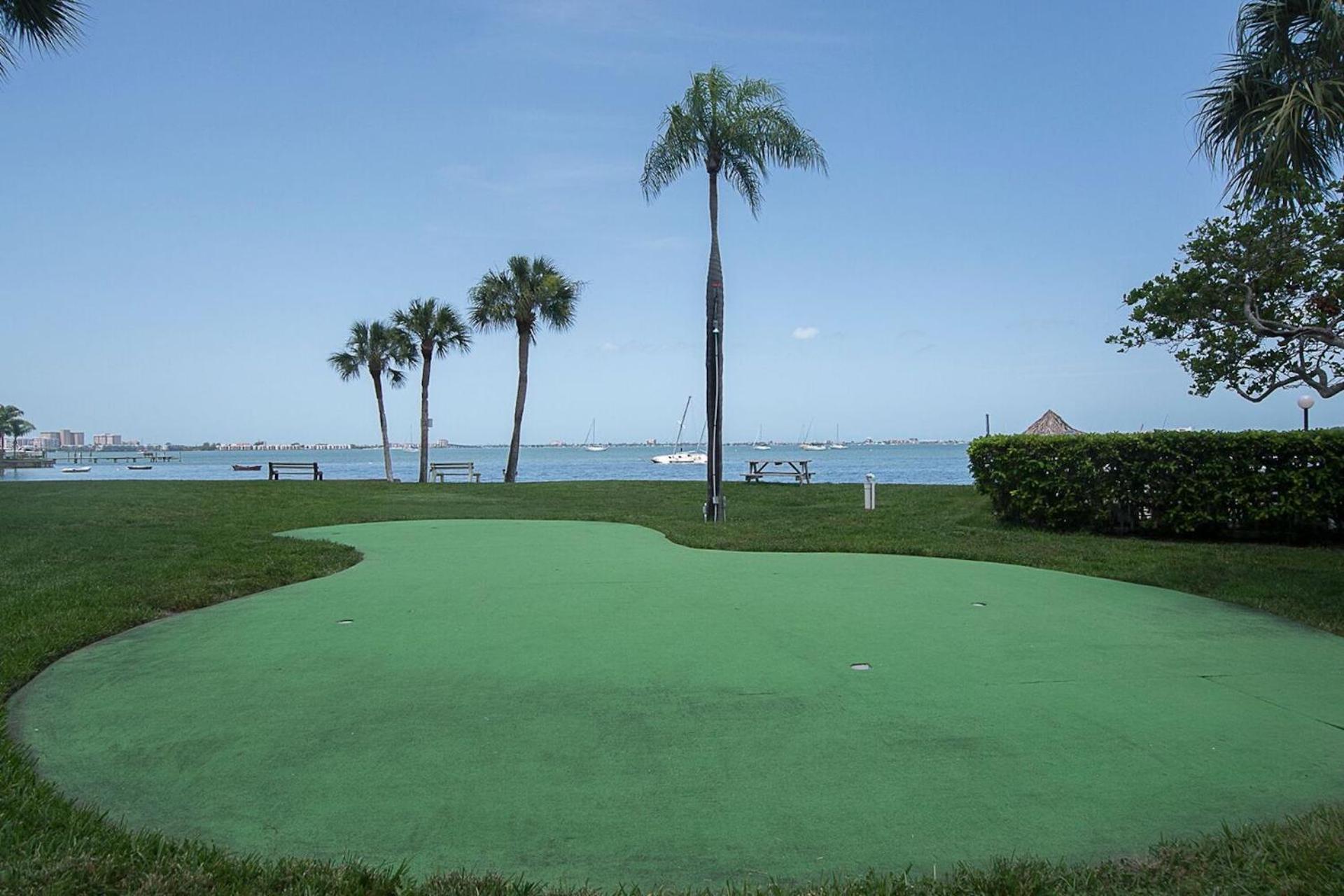 Affordable Two Bedroom Tropical Condo - Private Beach, Pools, Hot Tub St. Petersburg Esterno foto