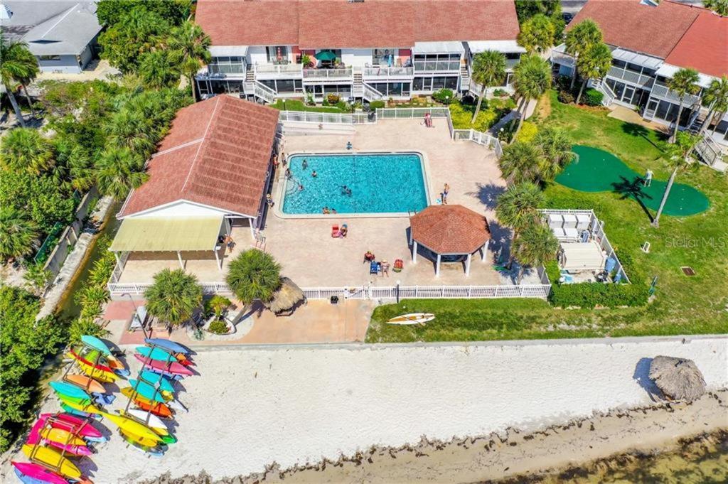 Affordable Two Bedroom Tropical Condo - Private Beach, Pools, Hot Tub St. Petersburg Esterno foto