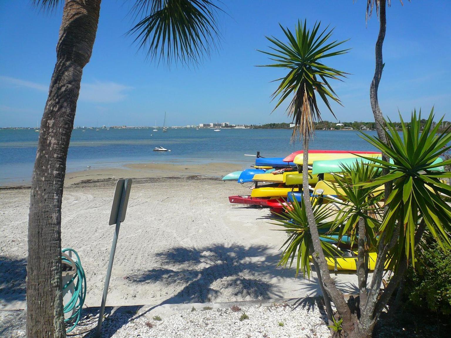Affordable Two Bedroom Tropical Condo - Private Beach, Pools, Hot Tub St. Petersburg Esterno foto