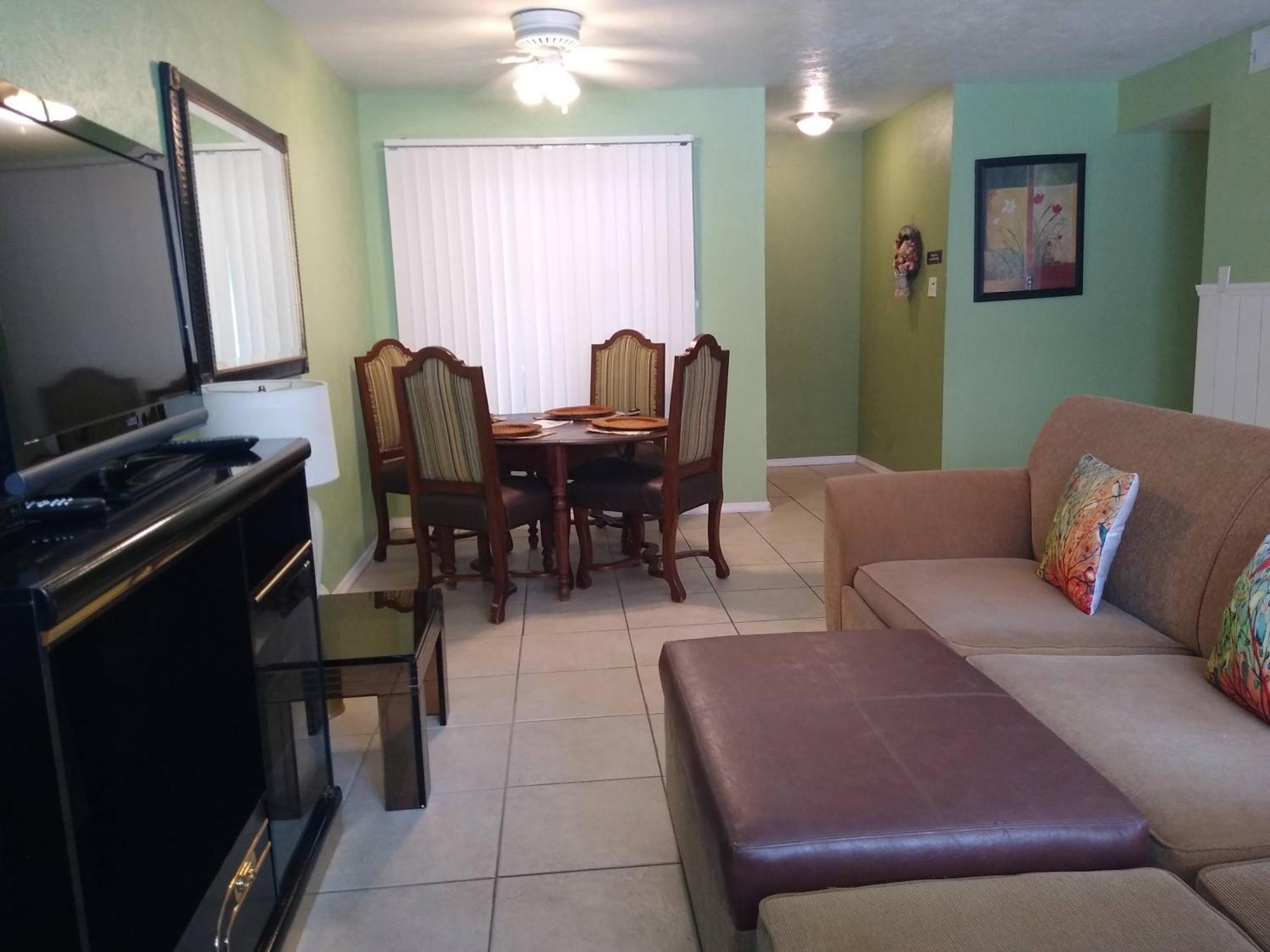 Affordable Two Bedroom Tropical Condo - Private Beach, Pools, Hot Tub St. Petersburg Esterno foto