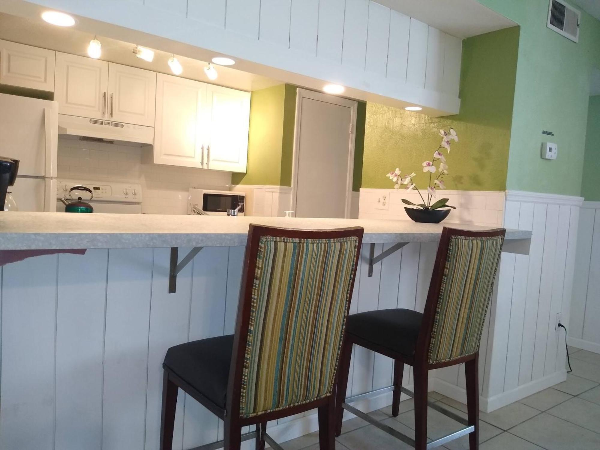 Affordable Two Bedroom Tropical Condo - Private Beach, Pools, Hot Tub St. Petersburg Esterno foto